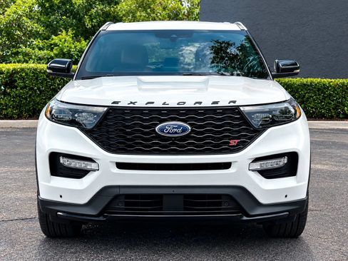 Used 2022 Ford Explorer ST w/ Equipment Group 401A AWD/4WD image 2