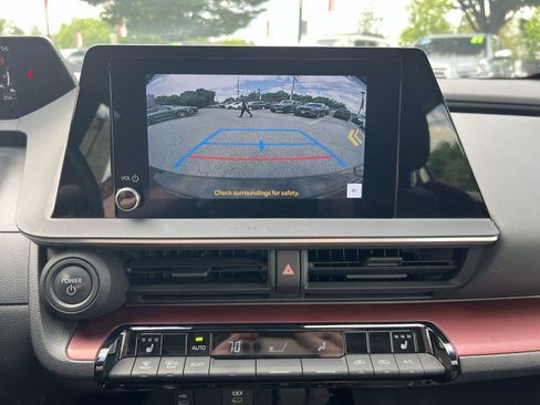 Used 2023 Toyota Prius Prime FWD image 19