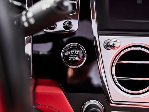 Used 2018 Rolls-Royce Dawn RWD image 58