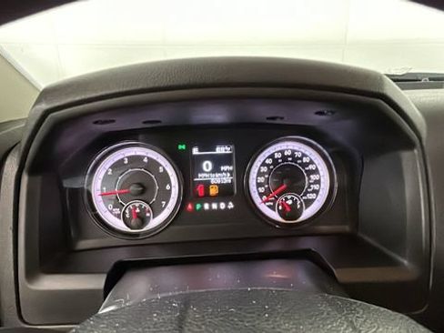 Used 2022 RAM 1500 Classic SLT AWD/4WD image 17