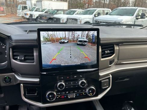 Used 2024 Ford Expedition Max XLT image 19