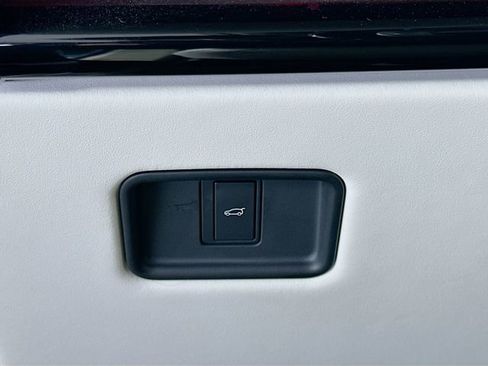 Used 2023 Land Rover Range Rover SE AWD/4WD image 10