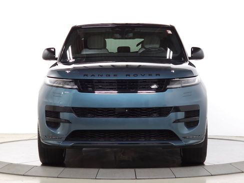 Used 2024 Land Rover Range Rover Sport Dynamic SE AWD/4WD image 2
