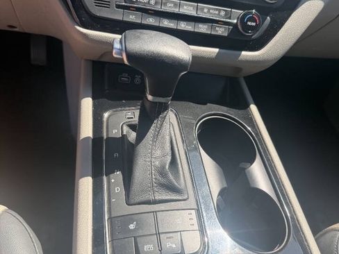 Used 2017 Kia Sedona EX FWD image 11