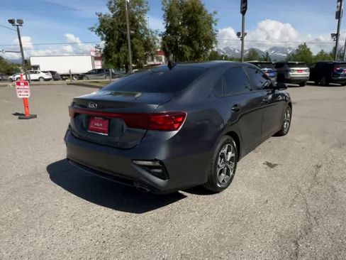 Used 2021 Kia Forte LXS FWD image 8