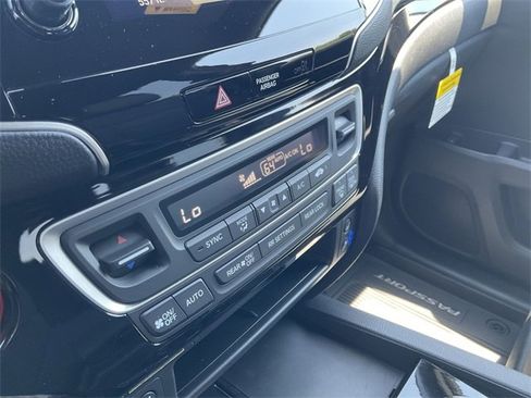 Certified 2024 Honda Passport Black Edition image 27