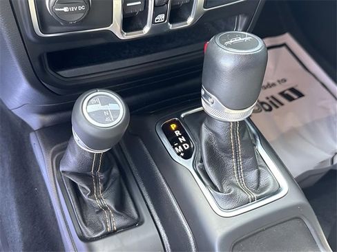 Used 2023 Jeep Gladiator Overland image 13