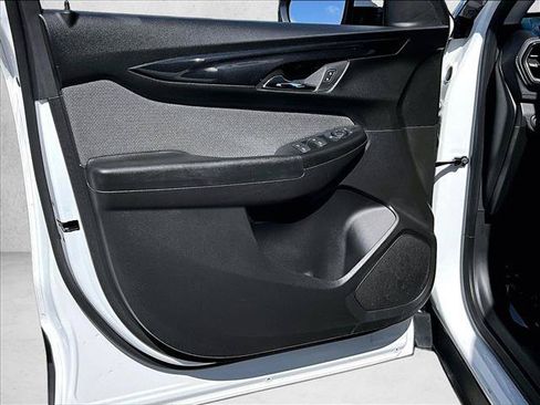 Certified 2025 Chevrolet TrailBlazer LT FWD image 18