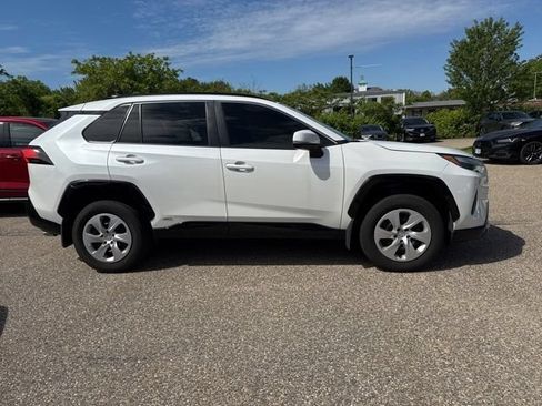 Used 2024 Toyota RAV4 SE AWD/4WD image 4