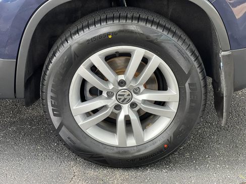 Used 2016 Volkswagen Tiguan S FWD image 40