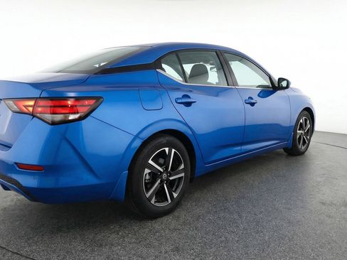 Used 2025 Nissan Sentra SV image 9