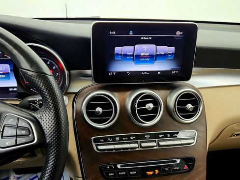 Used 2019 Mercedes-Benz GLC 350e 4MATIC image 17