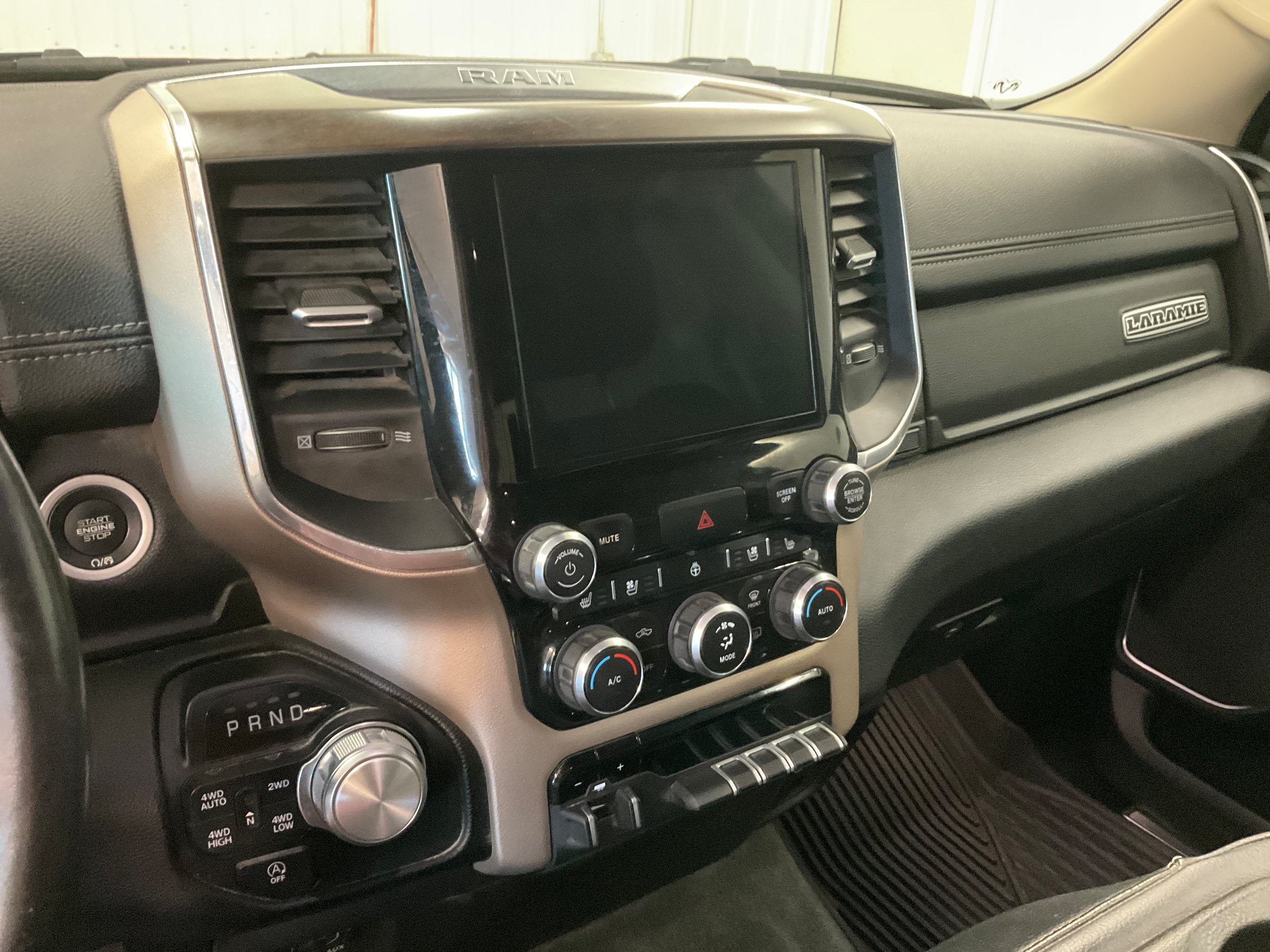 Used 2021 RAM 1500 Laramie AWD/4WD image 15