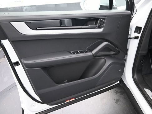 New 2025 Porsche Cayenne S image 18
