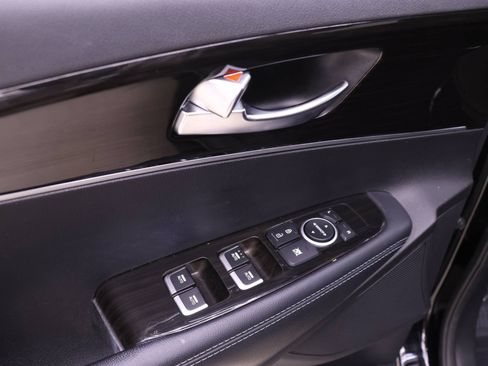 Used 2019 Kia Sorento LX image 10