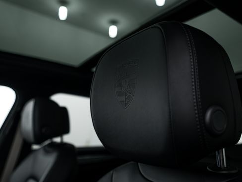 Certified 2022 Porsche Cayenne S Platinum AWD/4WD image 21