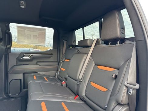 New 2025 GMC Sierra 1500 AT4 w/ AT4 Premium Package image 31