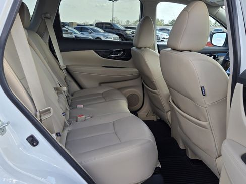 Used 2019 Nissan Rogue SL image 12