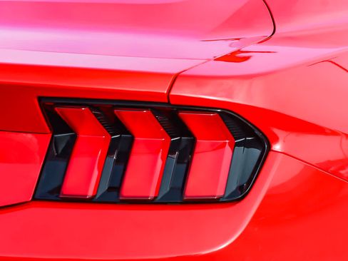 Used 2024 Ford Mustang EcoBoost image 8