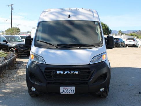 Used 2025 RAM ProMaster 2500 w/ Convenience Group FWD image 2