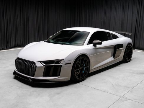 Used 2017 Audi R8 V10 plus image 22