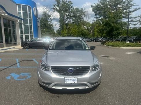 Used 2017 Volvo XC60 T6 Dynamic w/ Preferred Option Package AWD/4WD image 3