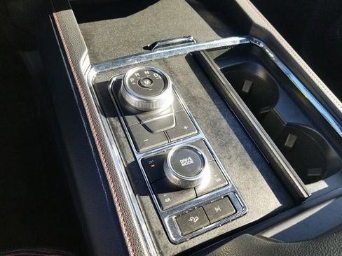 Used 2022 Ford Expedition Limited image 21