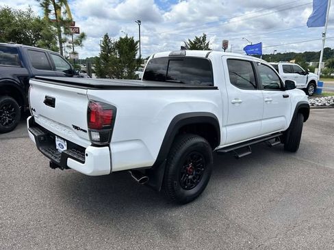 Used 2017 Toyota Tacoma TRD Pro AWD/4WD image 3