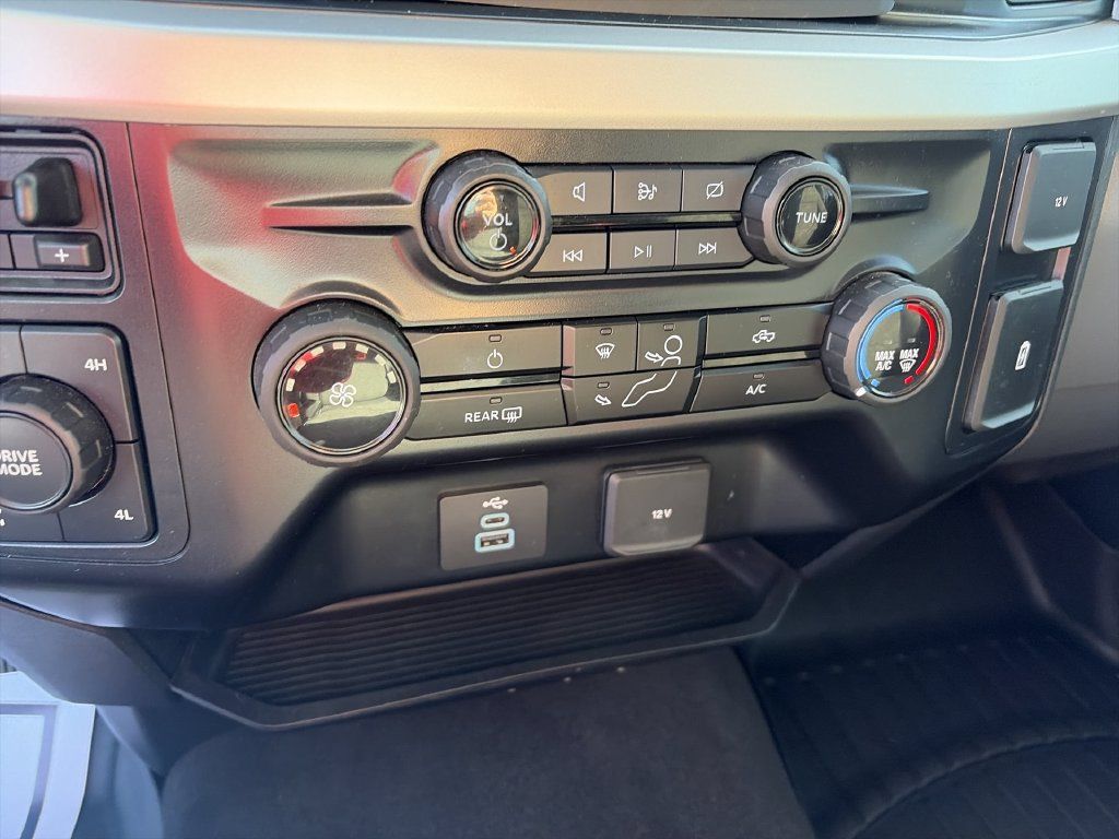 Used 2024 Ford F250 XL w/ STX Appearance Package AWD/4WD image 18