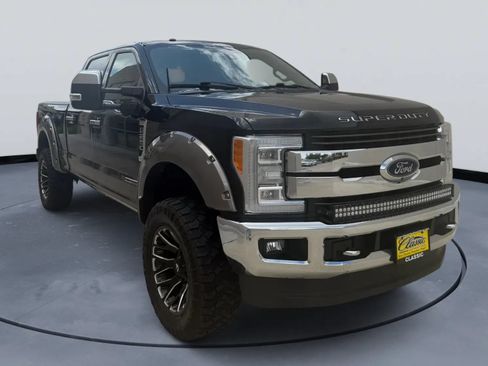 Used 2018 Ford F250 King Ranch w/ King Ranch Ultimate Package AWD/4WD image 3