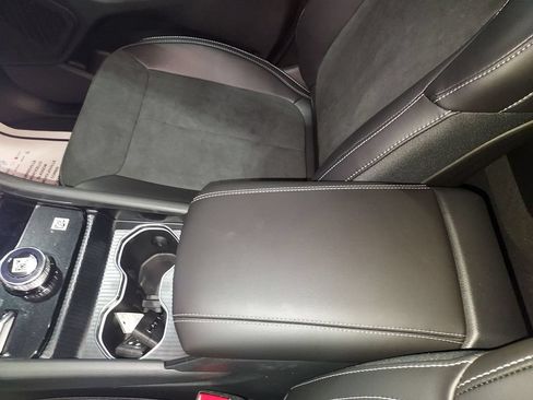 New 2026 Jeep Grand Cherokee Altitude AWD/4WD image 27