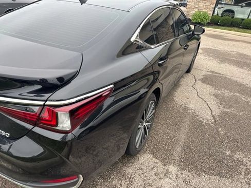 Used 2023 Lexus ES 250 w/ Premium Package AWD/4WD image 3