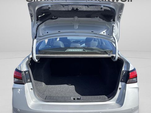 Used 2025 Nissan Versa SV FWD image 8