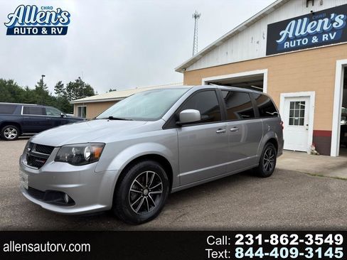 Used 2019 Dodge Grand Caravan SE FWD image 1