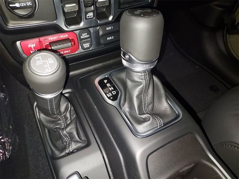 New 2025 Jeep Wrangler Unlimited Rubicon image 26