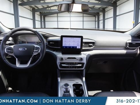 Used 2023 Ford Explorer XLT w/ Equipment Group 202A AWD/4WD image 4