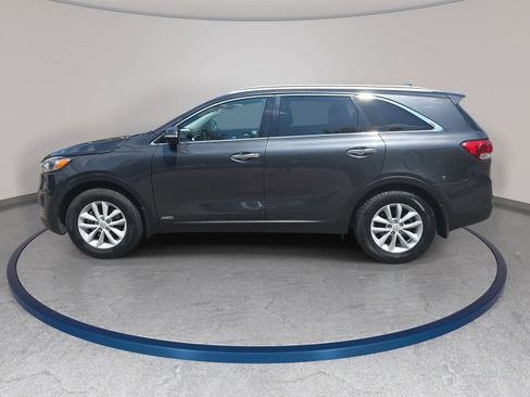Used 2018 Kia Sorento AWD image 8
