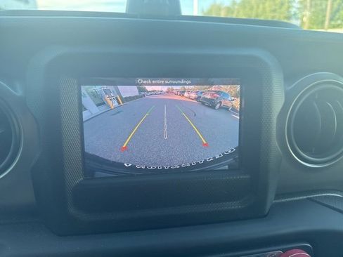 Used 2021 Jeep Wrangler Unlimited Sport image 16