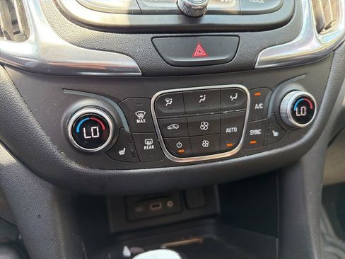 Used 2019 Chevrolet Equinox LT w/ Sun & Navigation Package FWD image 20