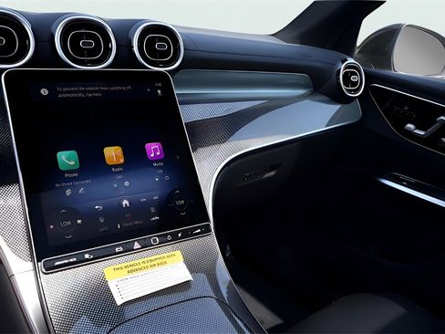 Certified 2025 Mercedes-Benz GLC 43 AMG 4MATIC image 64