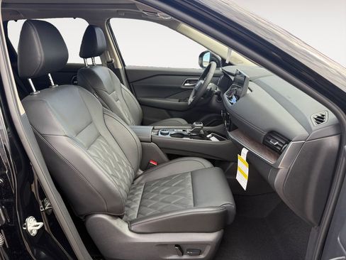 New 2026 Nissan Rogue Platinum w/ Platinum Premium Package image 15