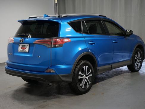 Used 2016 Toyota RAV4 LE image 8