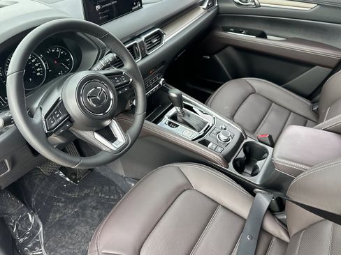 New 2025 MAZDA CX-5 Signature image 10