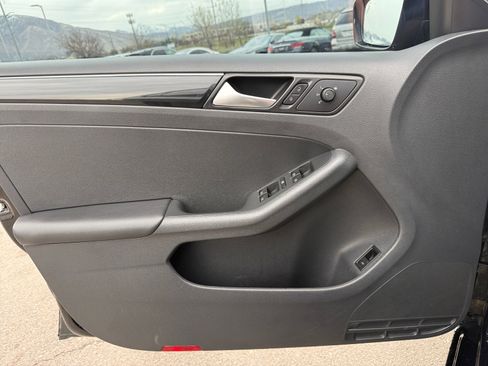 Used 2018 Volkswagen Jetta Sport image 13