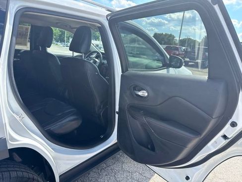 Used 2014 Jeep Cherokee Trailhawk w/ Leather Interior Group AWD/4WD image 10