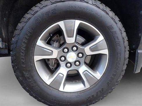 Used 2017 Chevrolet Colorado Z71 AWD/4WD image 7