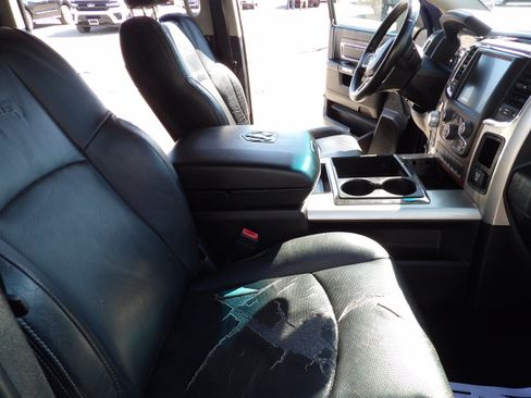 Used 2015 RAM 1500 Laramie w/ Convenience Group AWD/4WD image 19