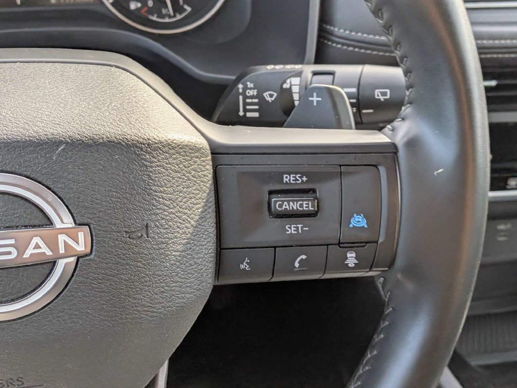 Used 2025 Nissan Rogue SV AWD/4WD image 25