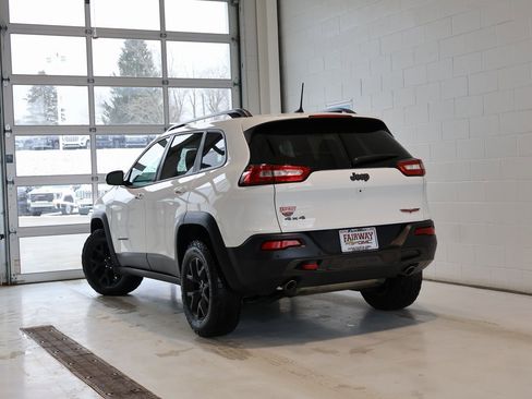 Used 2018 Jeep Cherokee Trailhawk w/ Comfort/Convenience Group image 38