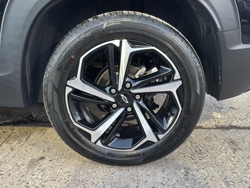 Used 2023 Chevrolet TrailBlazer RS w/ Sun and Liftgate Package image 41